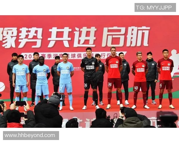 足球明星们开启直播新潮流与球迷互动的精彩瞬间